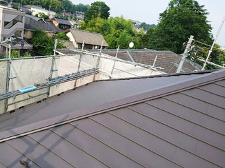 外壁・屋根リフォーム 塗装の剥がれの心配を払拭する屋根リフォーム